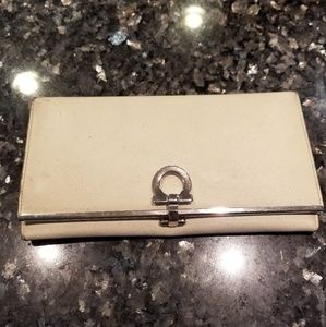 Salvatore ferragamo wallet